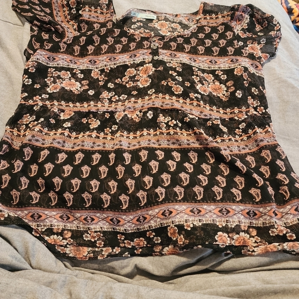 V3 - Maurices Floral Top Large